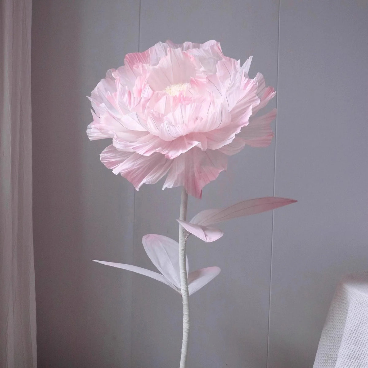 Artificial Flower Sculpture Lifelike Handcrafted Colorfast Decor