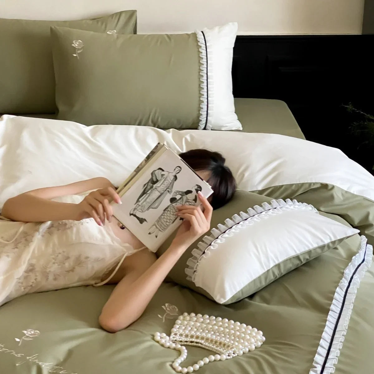 Bed Linen Set Cotton Satin Reversible Rose Embroidery Ruffled Edges