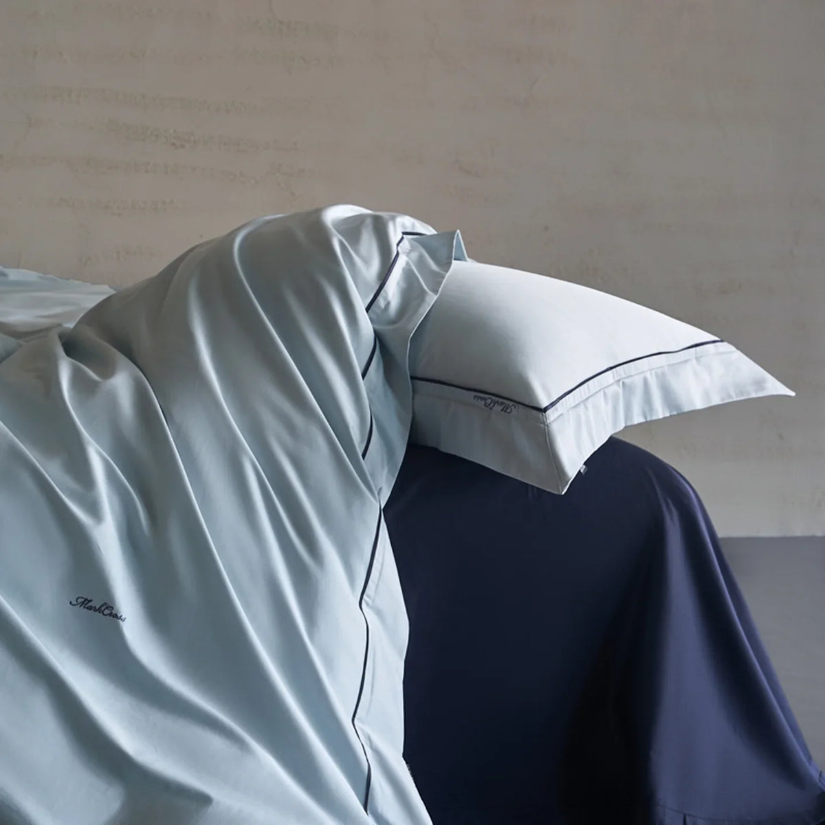 Bed Sheet Set Long-Staple Cotton Embroidered & Reinforced Seams