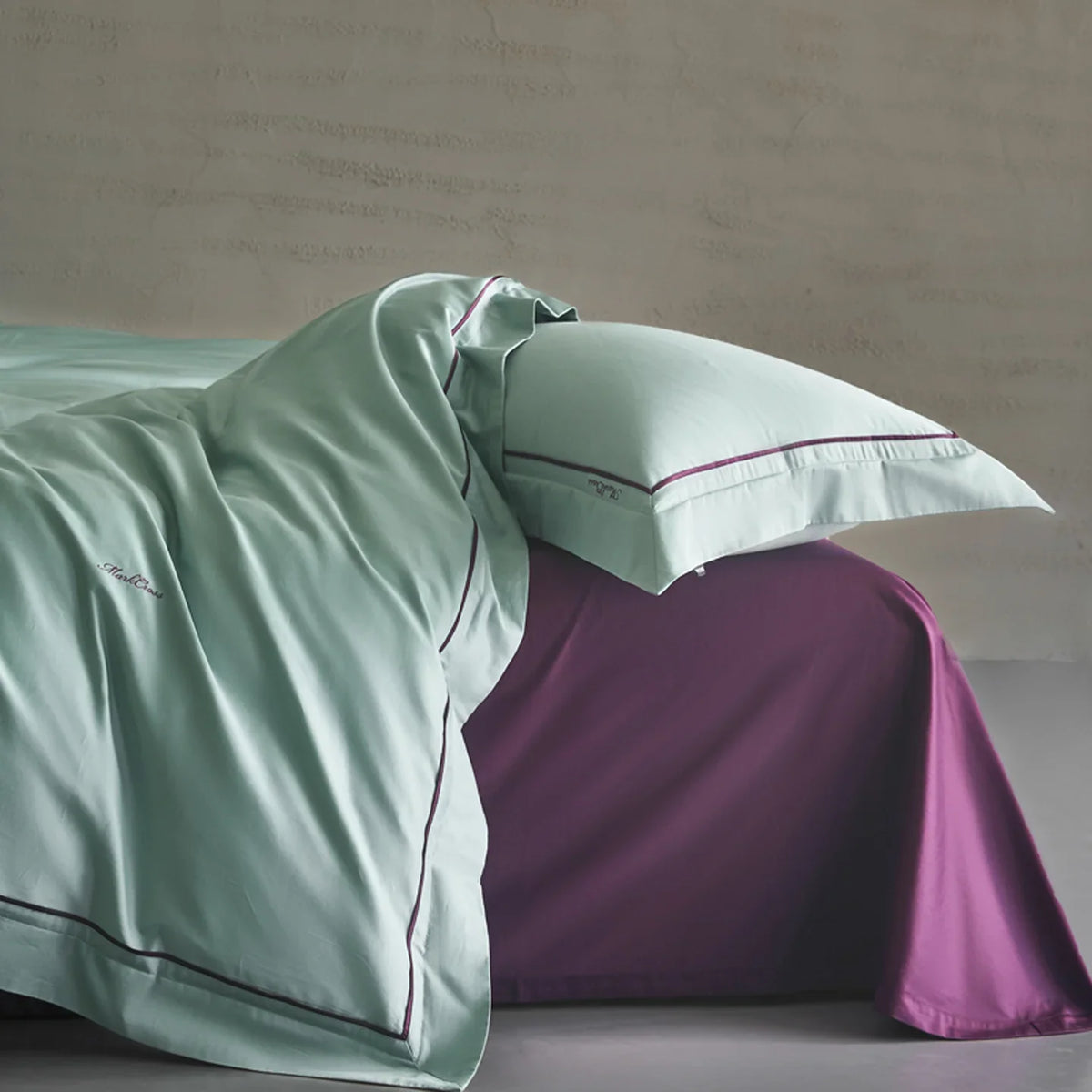 Bed Sheet Set Long-Staple Cotton Embroidered & Reinforced Seams