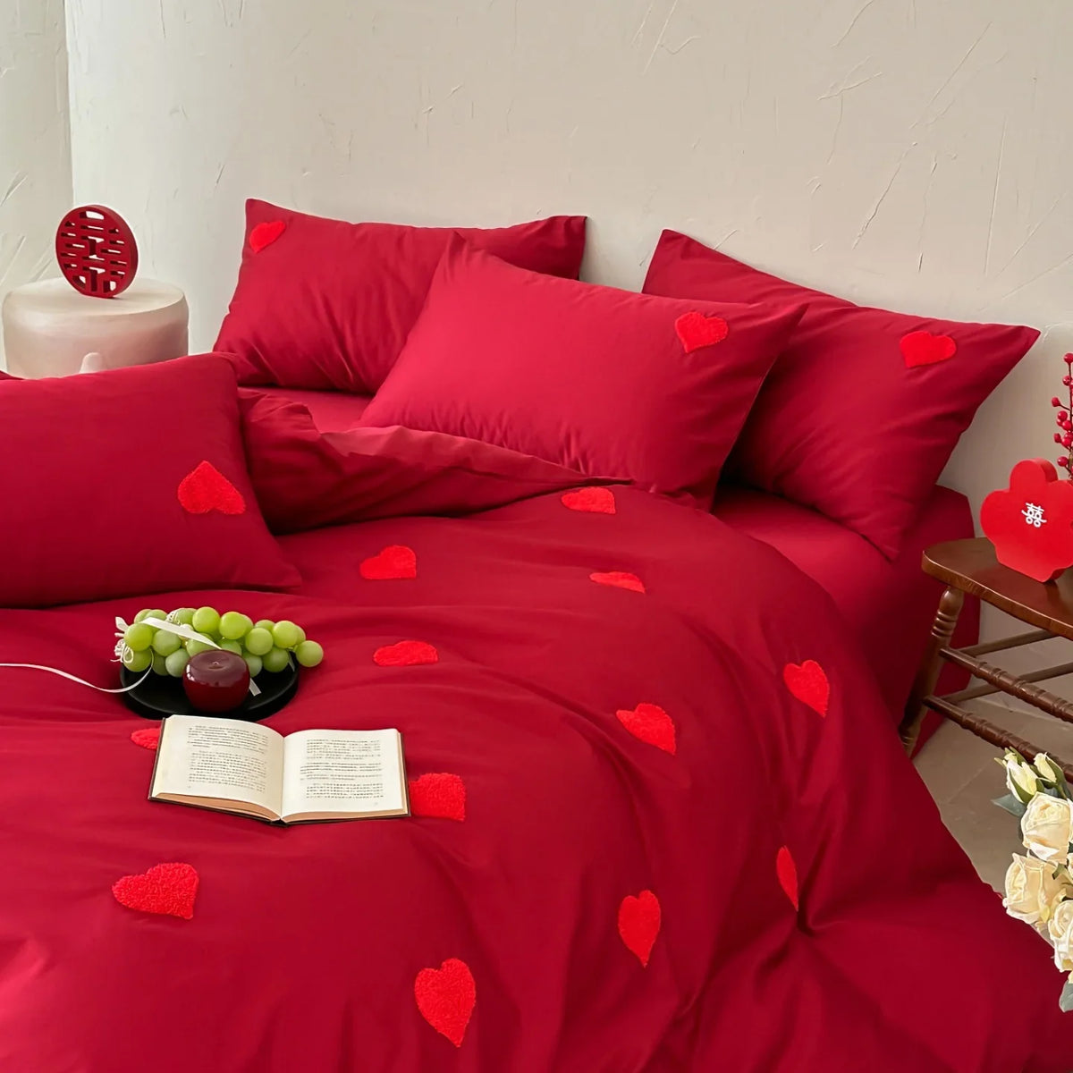 Bedding Set 4-Piece Breathable Cotton Heart Appliques