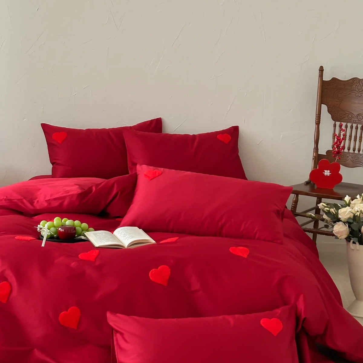 Bedding Set 4-Piece Breathable Cotton Heart Appliques