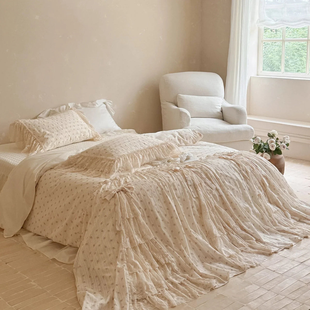 Bedding Set Cotton Blend Lace Ruffle Set of 4
