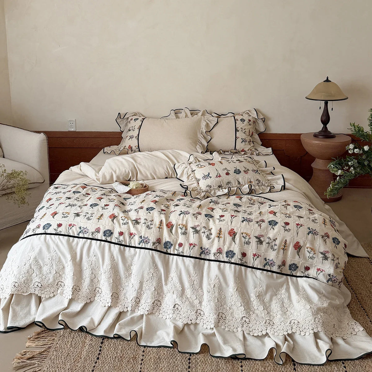 Bedding Set Cotton-Linen Embroidered Floral Ruffle Trim 4-Piece