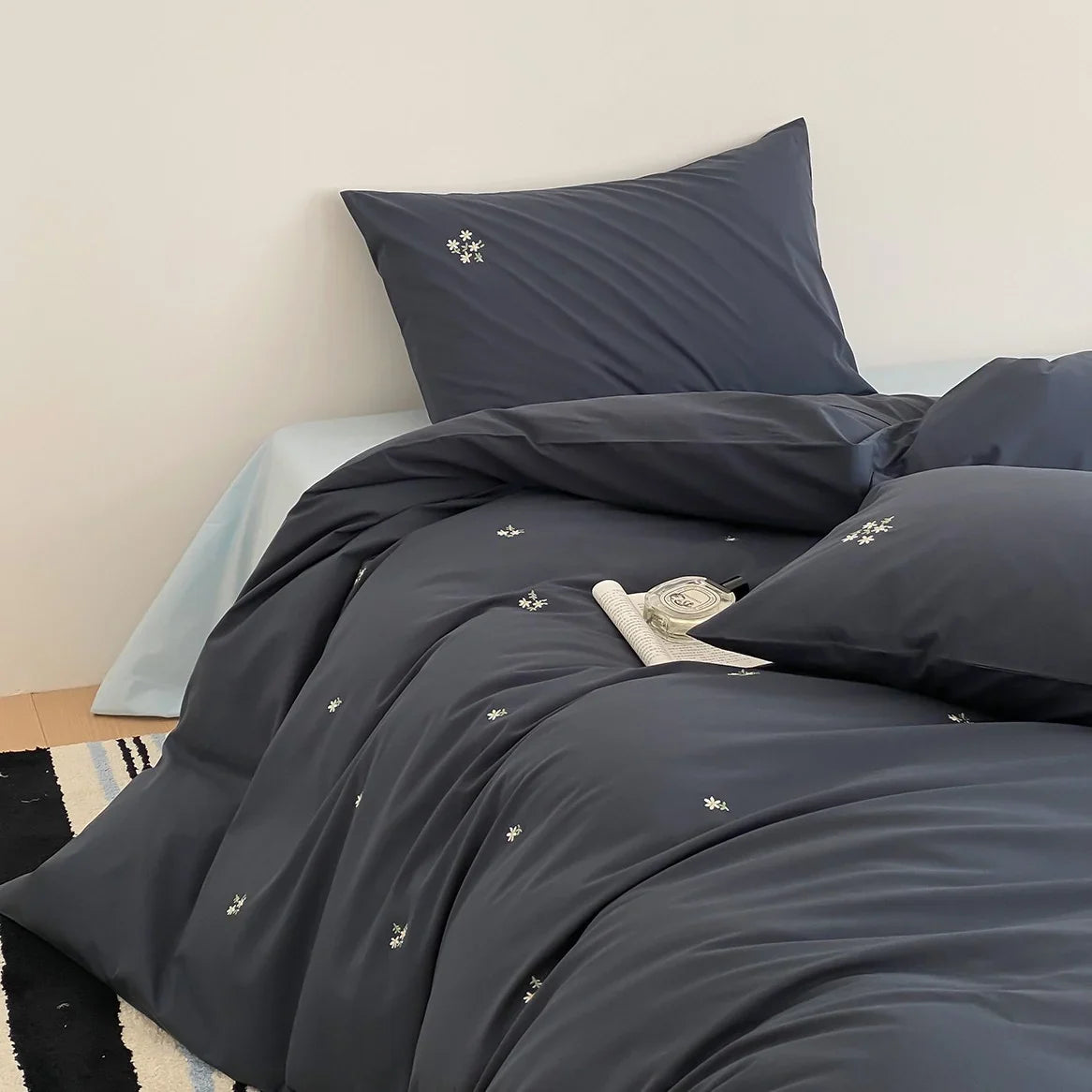 Bedding Set Cotton Satin Embroidered Floral Hotel-Style Closure