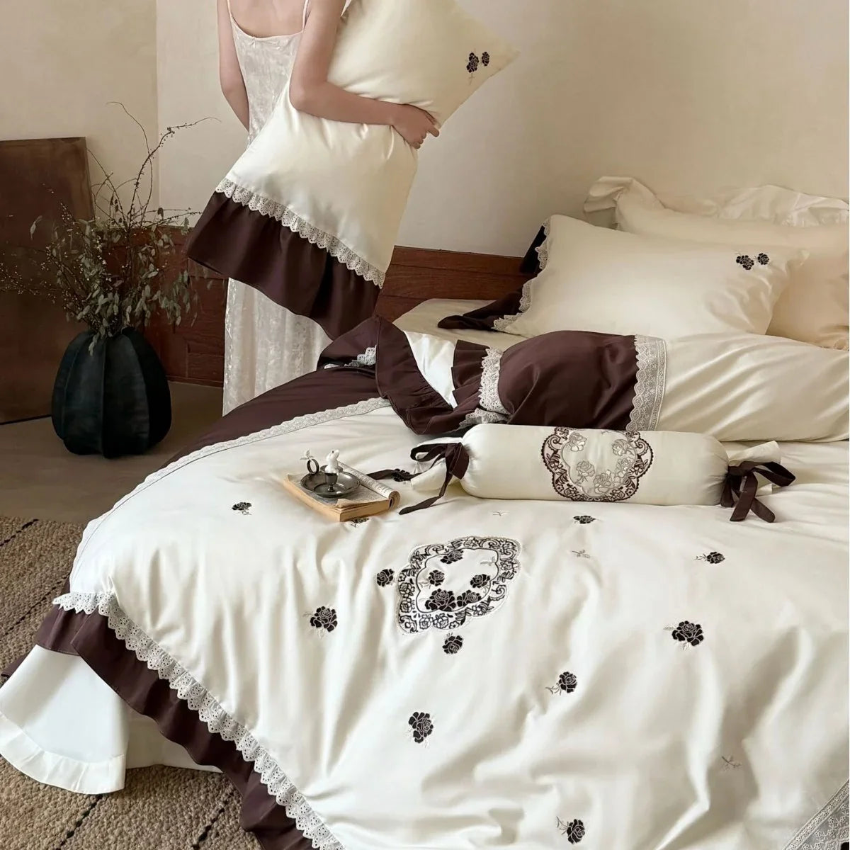 Bedding Set Cotton Satin Embroidered Set of 4