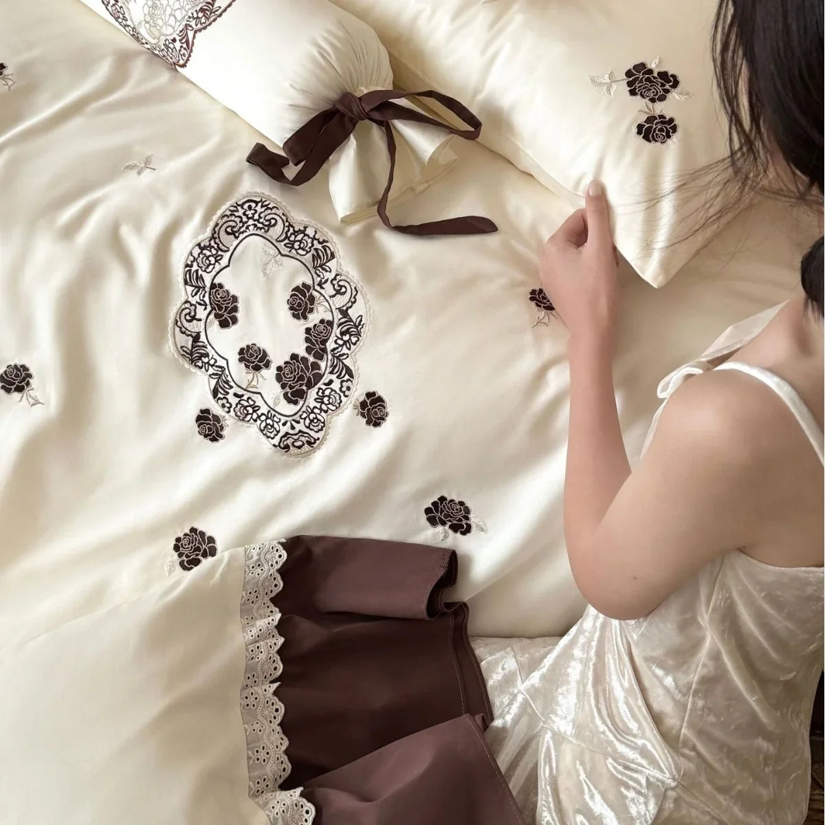 Bedding Set Cotton Satin Embroidered Set of 4