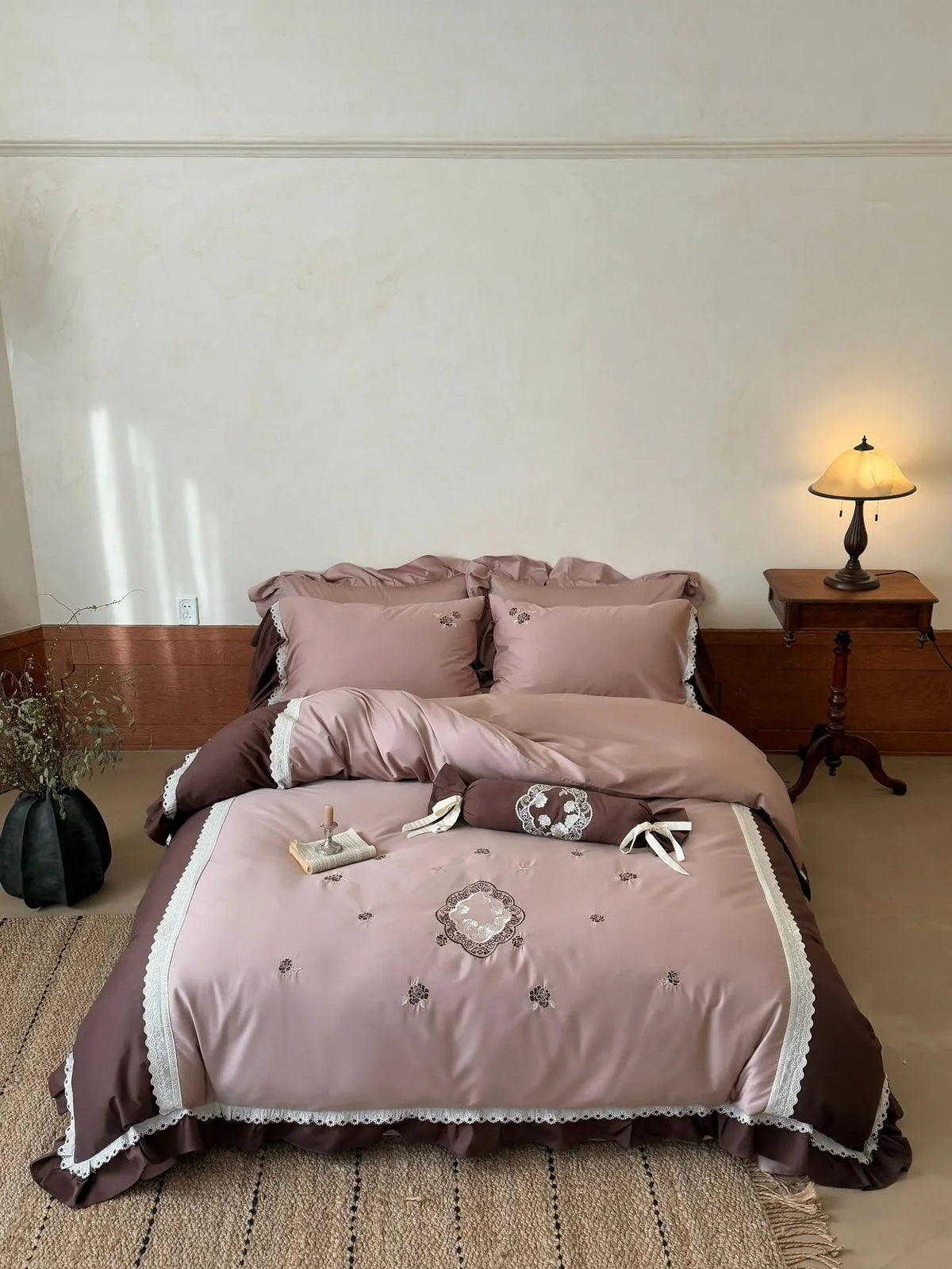 Bedding Set Cotton Satin Embroidered Set of 4