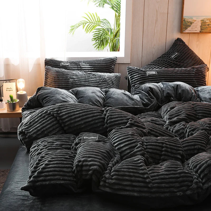 Bedding Set Double-Sided Plush 4-Piece Year-Round Comfort