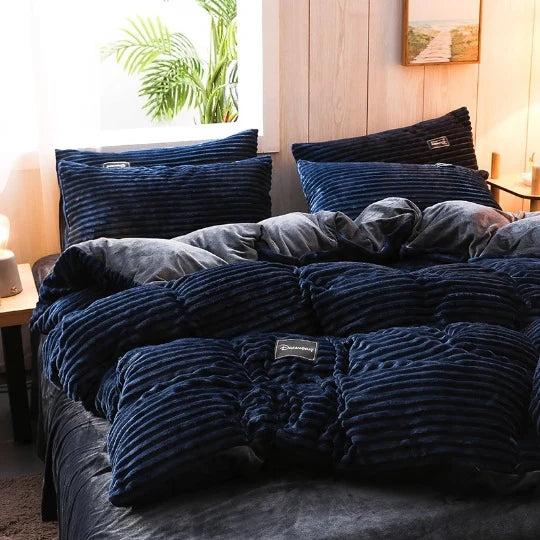 Bedding Set Double-Sided Plush 4-Piece Year-Round Comfort