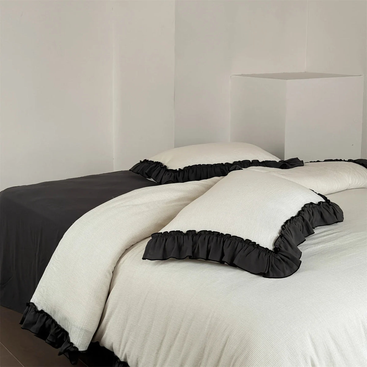 Bedding Set Fine Cotton Blend Wrinkle-Resistant Ruffle Trim