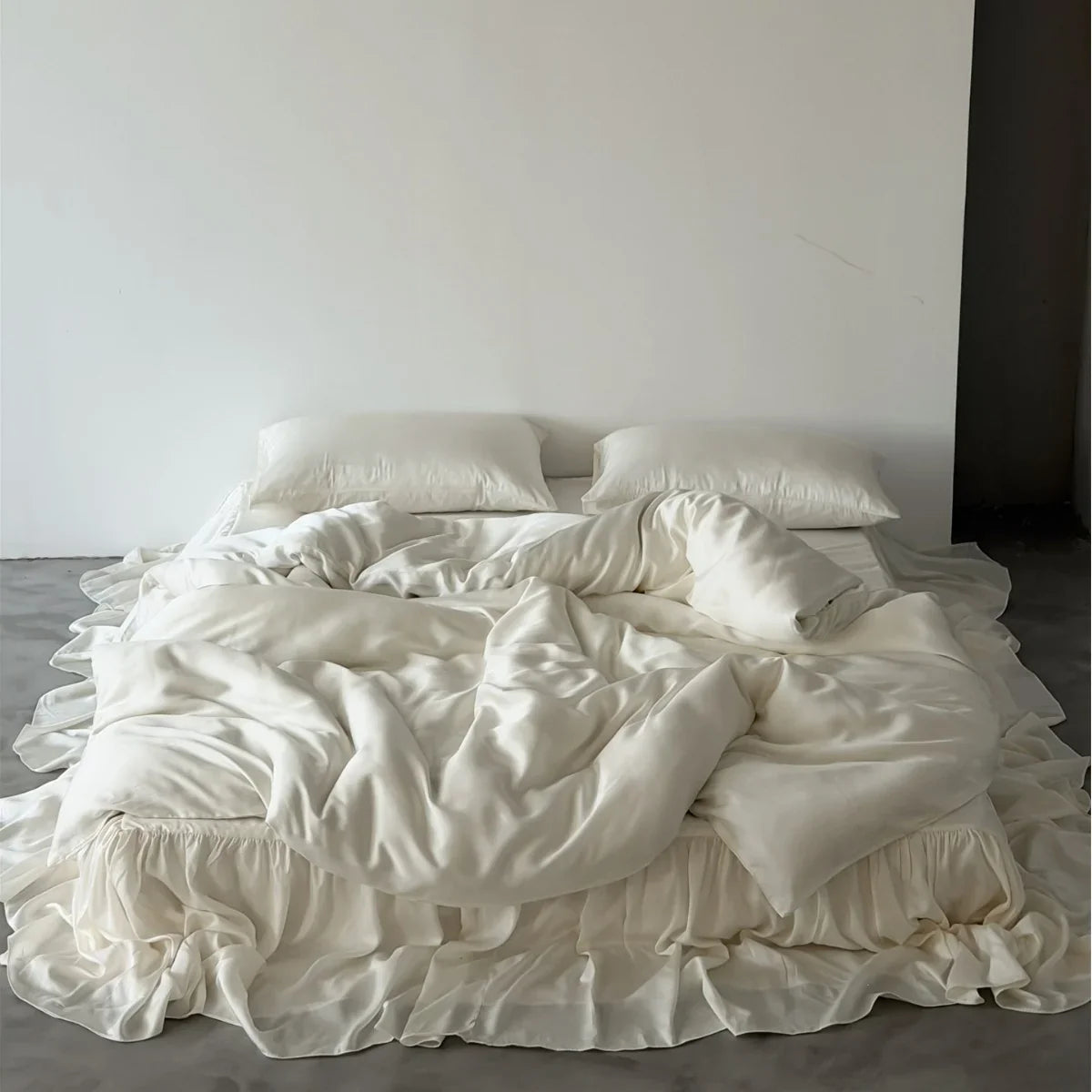 Bedding Set Integrated Bed Skirt Satin Finish Machine Washable