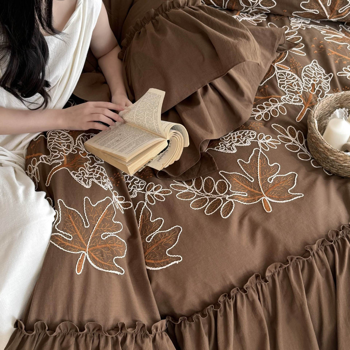 Bedding Set Leaf Embroidered Cotton Blend Ruffled Pillowcases