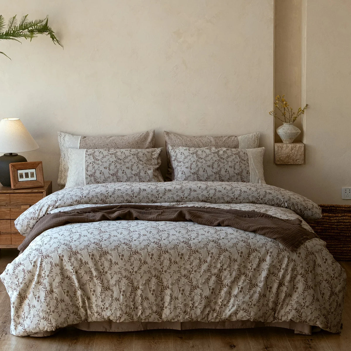 Bedding Set Reversible Cotton Satin Floral Jacquard 4-Piece