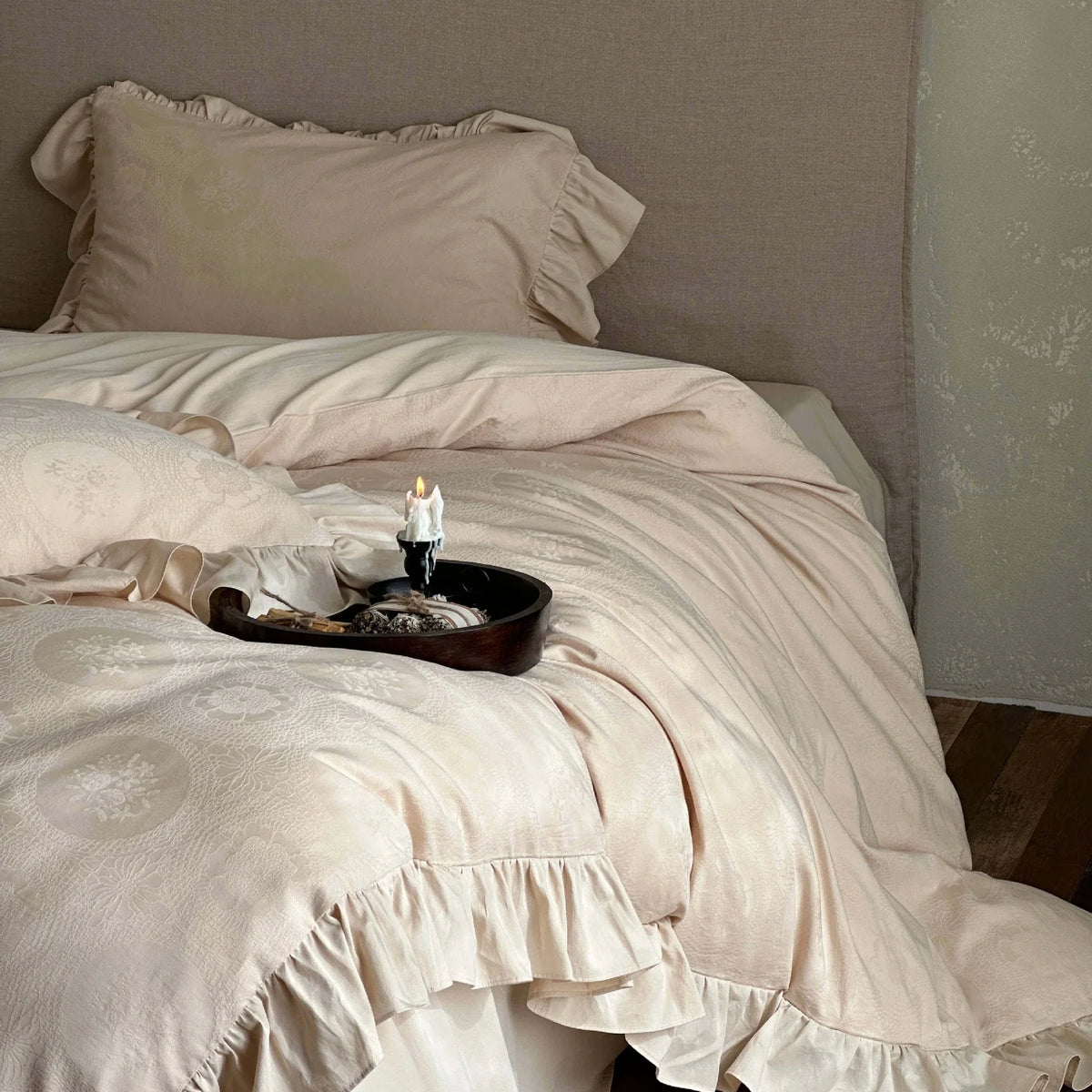 Bedding Set Ruffled Cotton Jacquard Set of 4