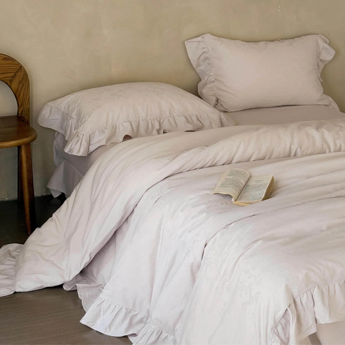 Bedding Set Ruffled Cotton Jacquard Set of 4
