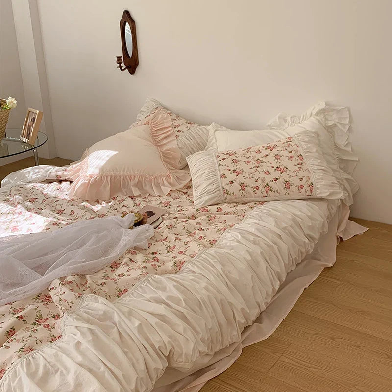 Bedding Set Vintage Rose Pattern & Ruffle Trim