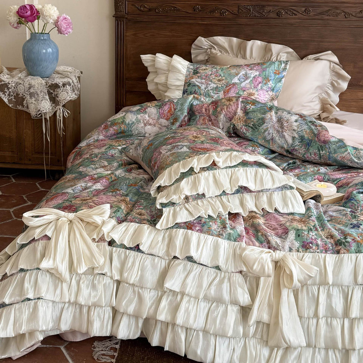 Bedding Set Watercolor Floral & Ruffle Trim
