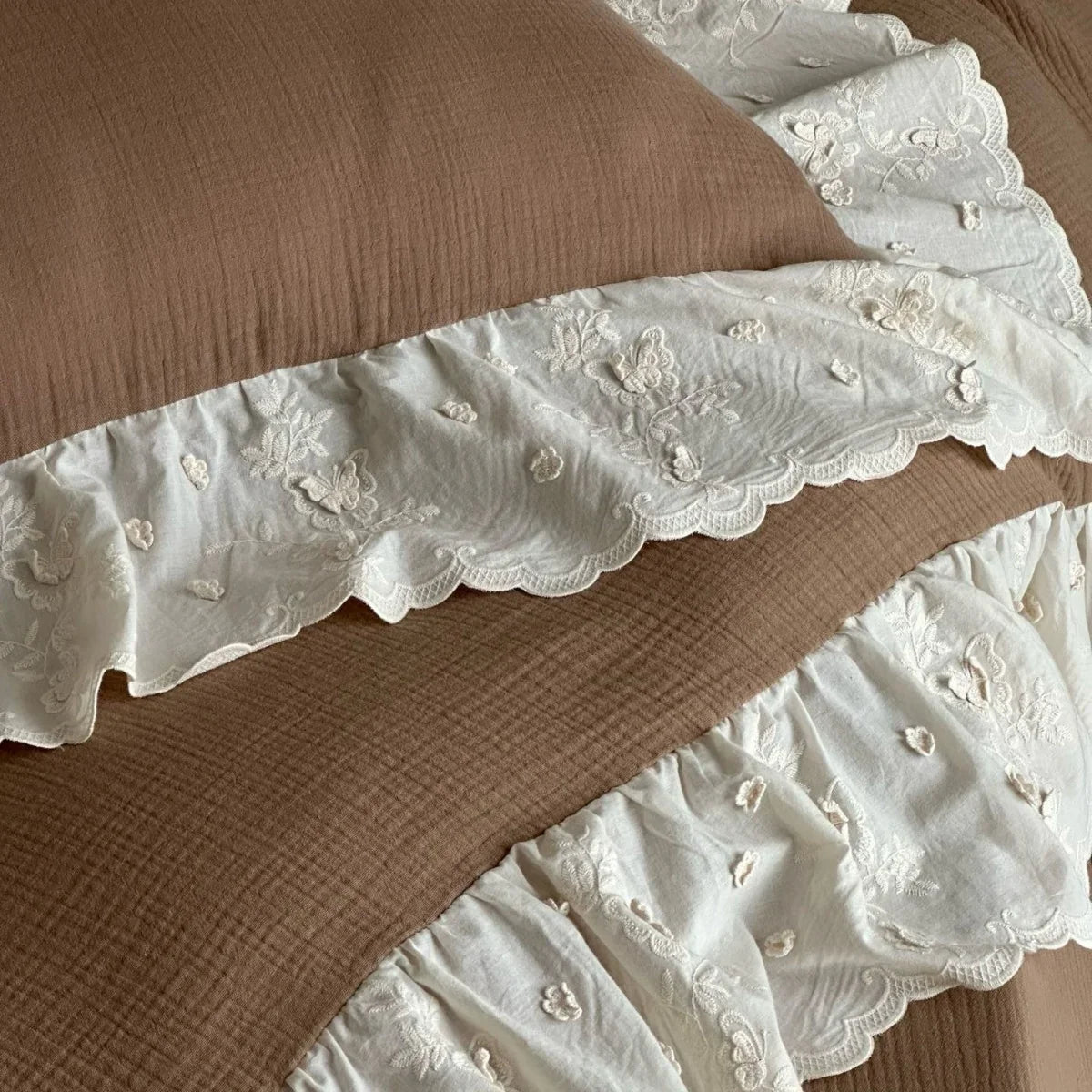 Bedspread 4-Piece Set Quilted Cotton Gauze Embroidered Ruffles
