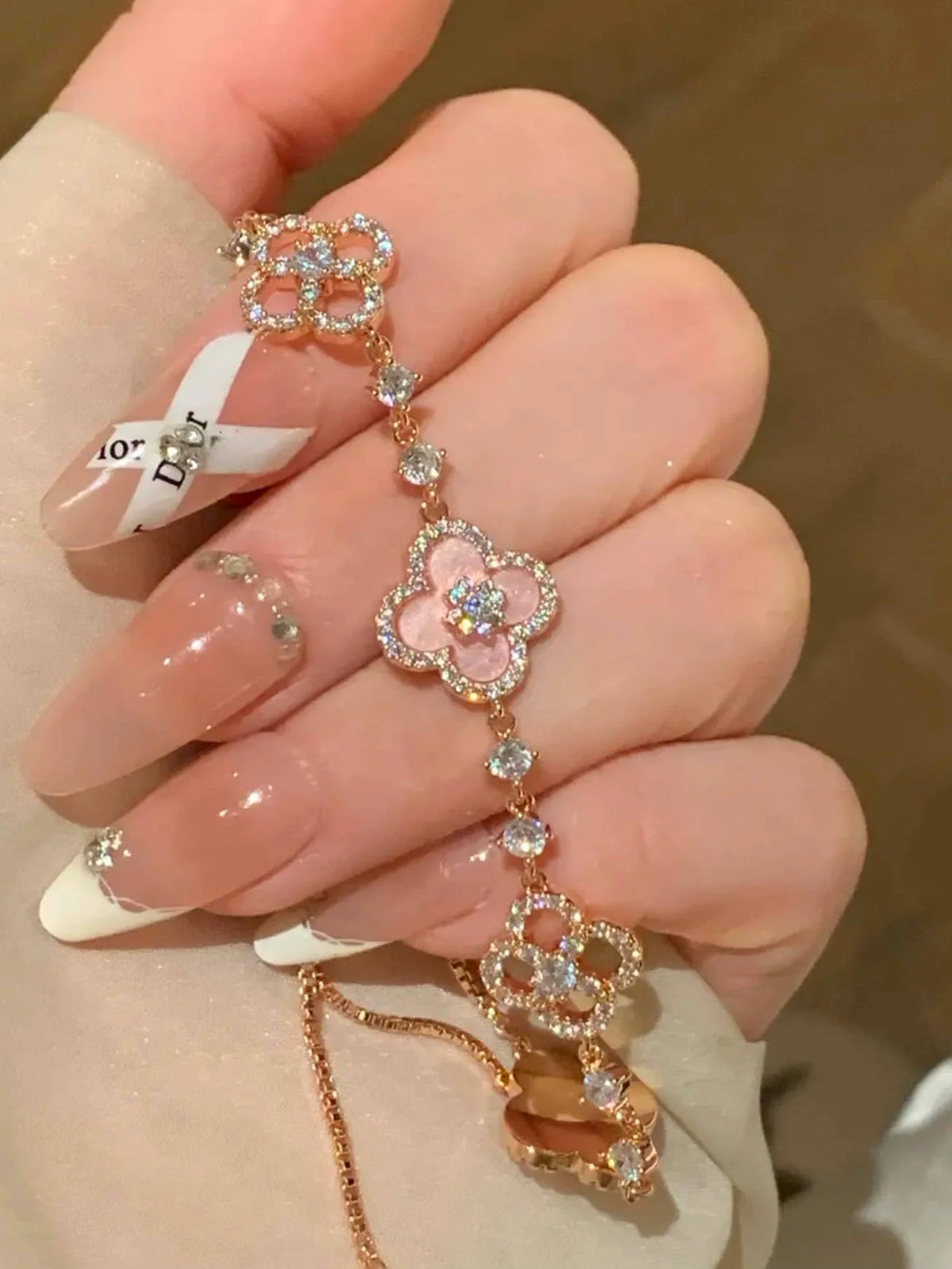 Bracelet Floral Shell & Crystal Gold Plated Adjustable Fit
