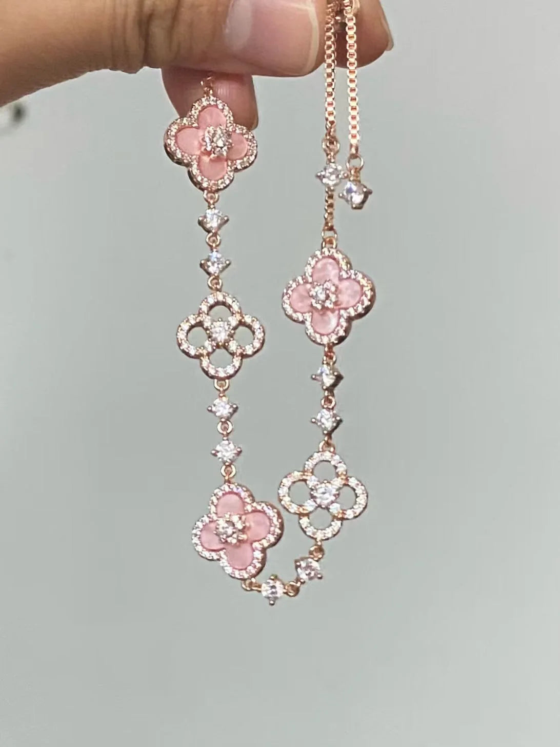 Bracelet Floral Shell & Crystal Gold Plated Adjustable Fit
