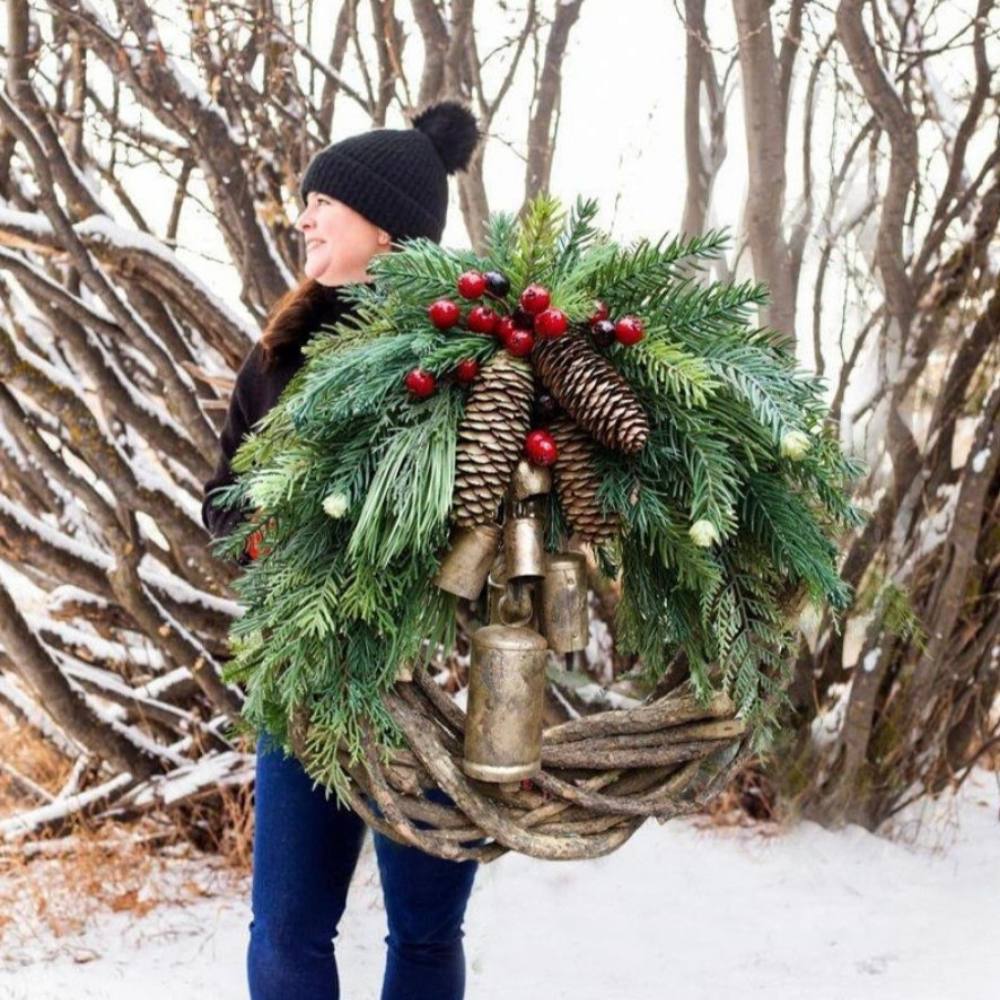 Christmas Wreath Handmade Pinecones & Bells 17 Inch