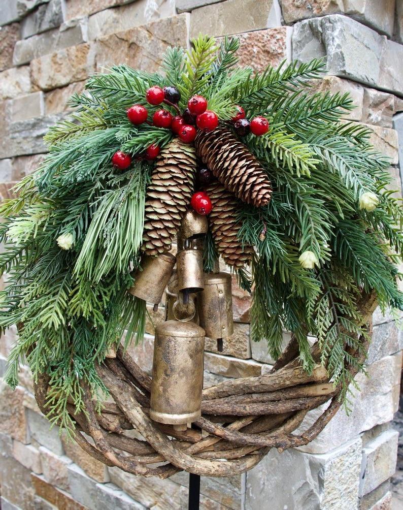 Christmas Wreath Rustic Vine Pinecones Berries & Bells 17 Inch
