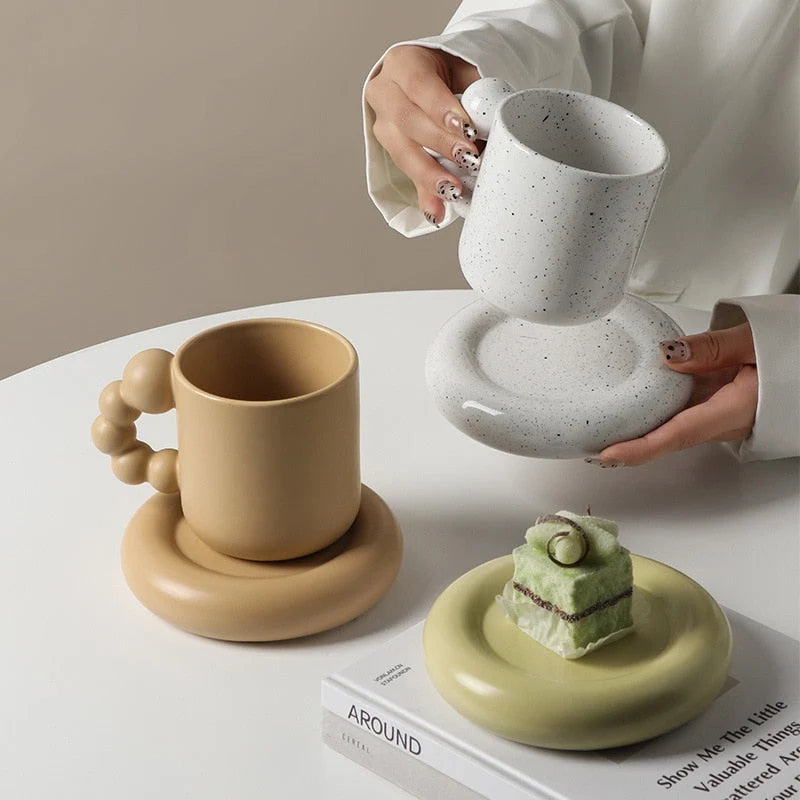 Coffee Mug Ceramic Berry-Shaped Handle with Matching Tray