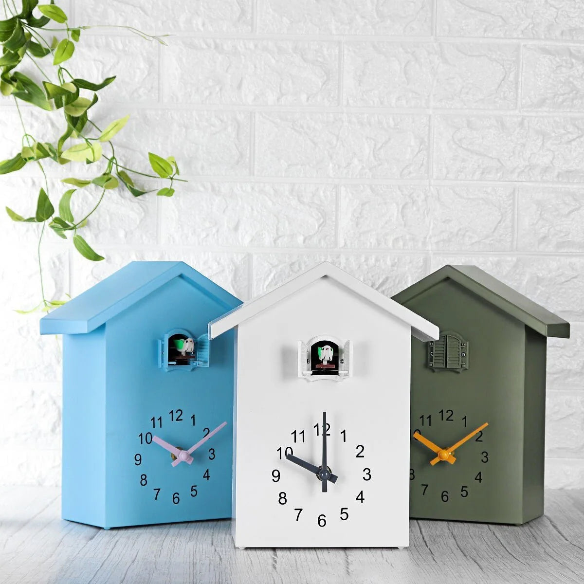 Cuckoo Clock Battery-Powered Classic Modern Design