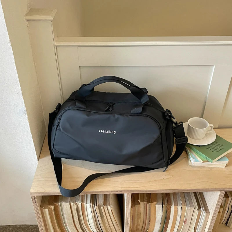 Duffel Bag Large Capacity Water-Resistant Multiple Pockets