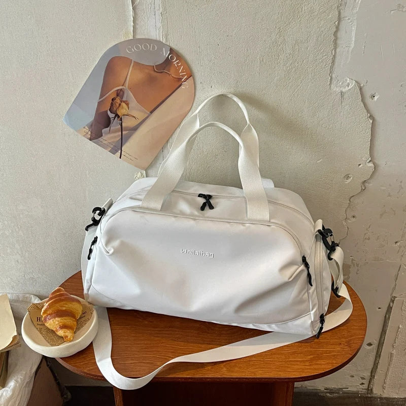 Duffel Bag Large Capacity Water-Resistant Multiple Pockets