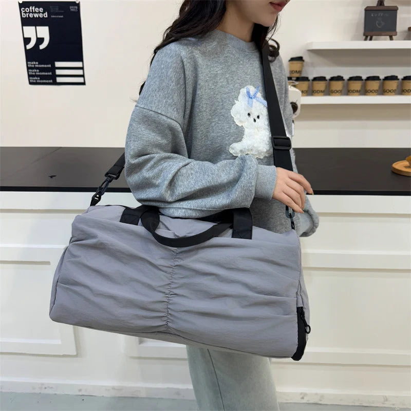 Duffel Bag Tear-Resistant Fabric Spacious Interior & Multiple Pockets