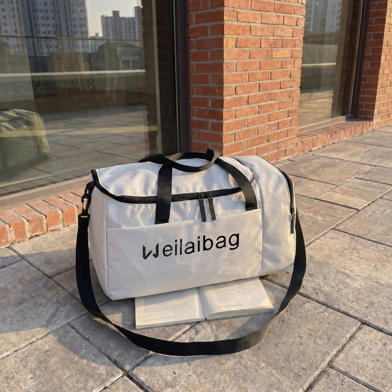 Duffle Bag Lightweight Spacious Weather-Resistant Multiple Compartments