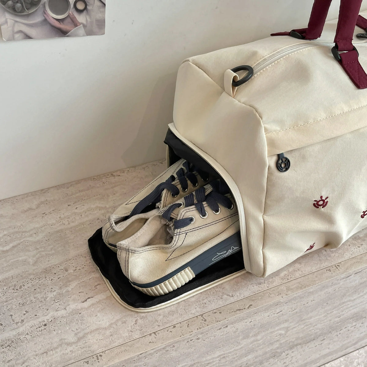Duffle Bag Tear-Resistant Fabric Padded Handles & Multiple Pockets