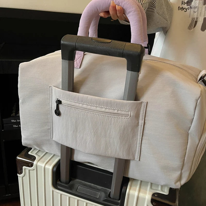 Duffle Bag Tear-Resistant Fabric Padded Handles & Multiple Pockets