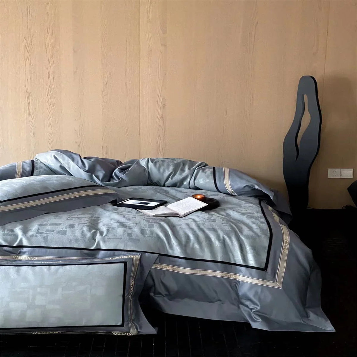 Duvet Cover Set 100% Cotton Satin Jacquard Reinforced Edges