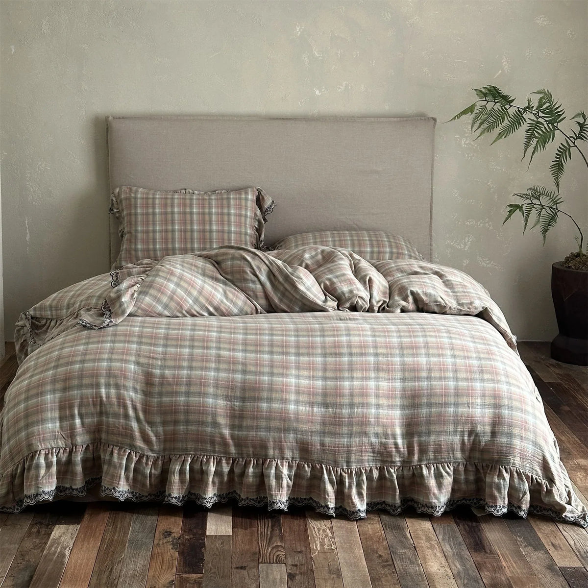 Duvet Cover Set Classic Check Ruffle & Lace Trim