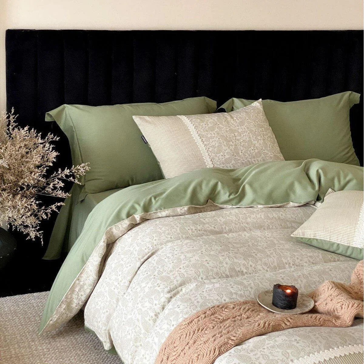 Duvet Cover Set Cotton Percale Temperature-Regulating Reversible Paisley