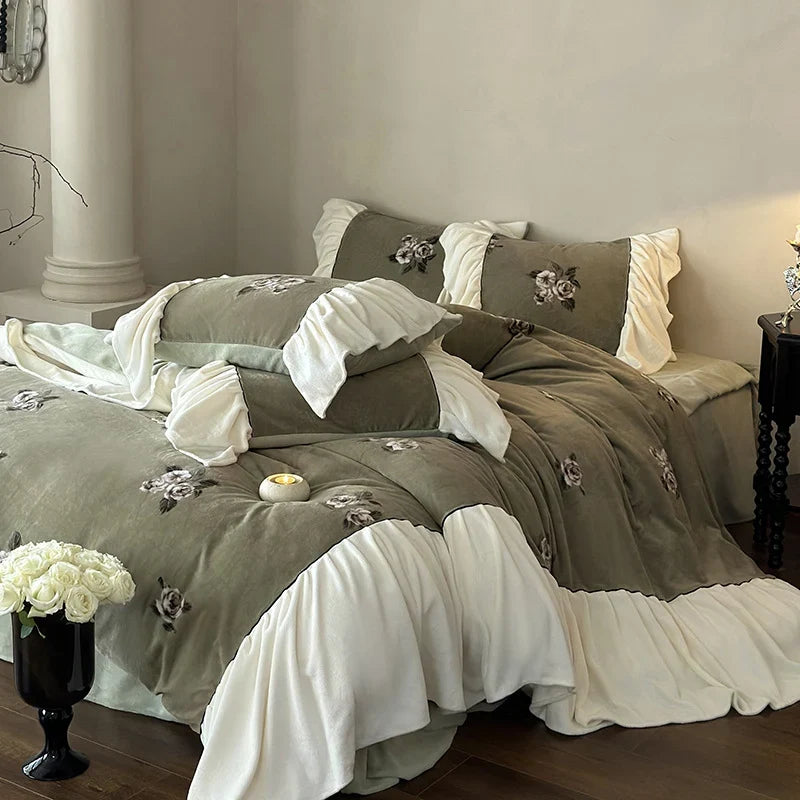 Duvet Cover Set Velvet-Look Microfiber Reversible Embroidered 4-Piece