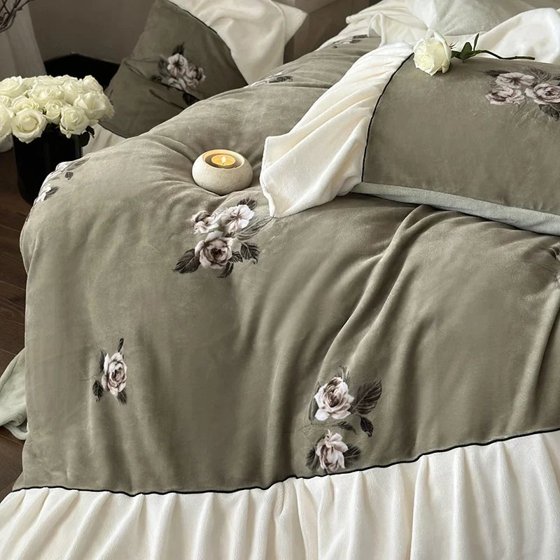Duvet Cover Set Velvet-Look Microfiber Reversible Embroidered 4-Piece