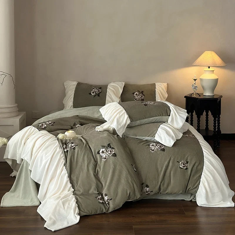 Duvet Cover Set Velvet-Look Microfiber Reversible Embroidered 4-Piece