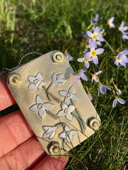 Flower Press Compact With 10 Reusable Blotter Sheets