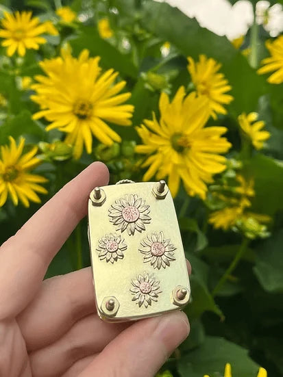 Flower Press Compact With 10 Reusable Blotter Sheets
