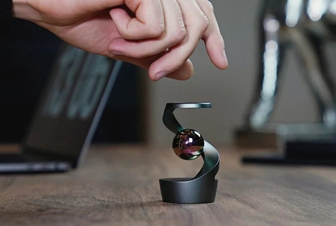 Kinetic Desk Toy Aluminum Floating Ball Illusion