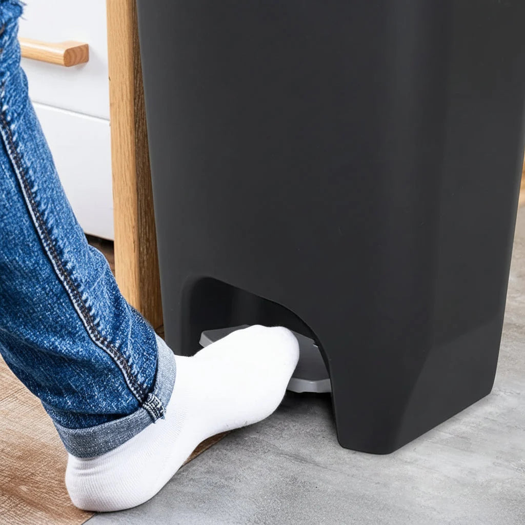 Kitchen Bin Step Pedal 13 Gallon Soft-Close Lid