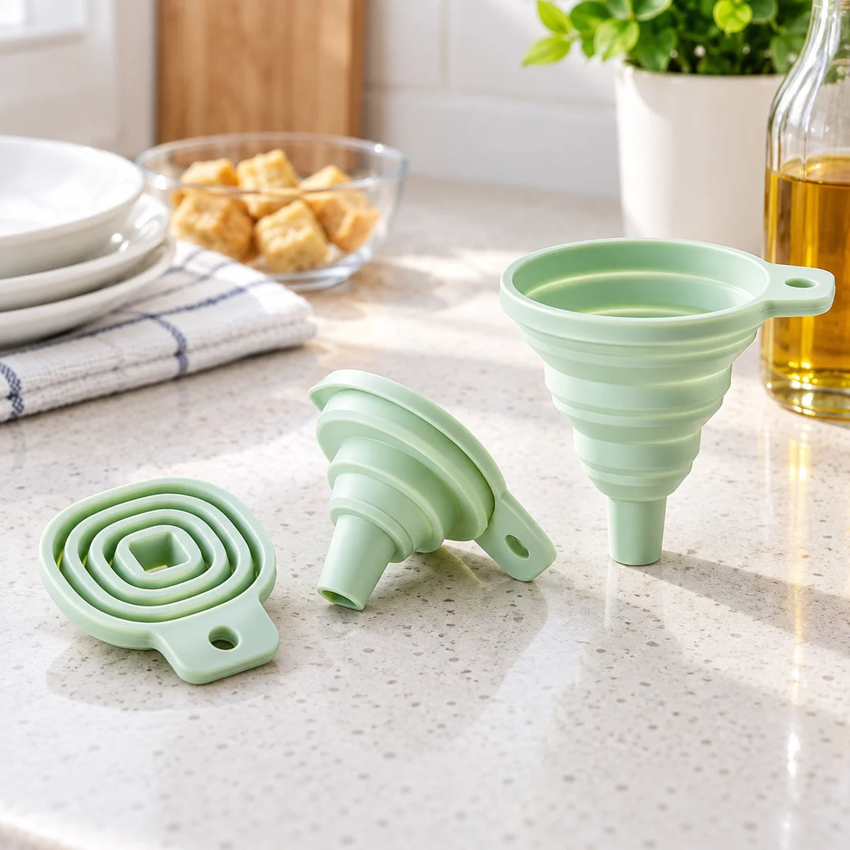 Liquid Dispenser Flexible Silicone Retractable Tapered Design