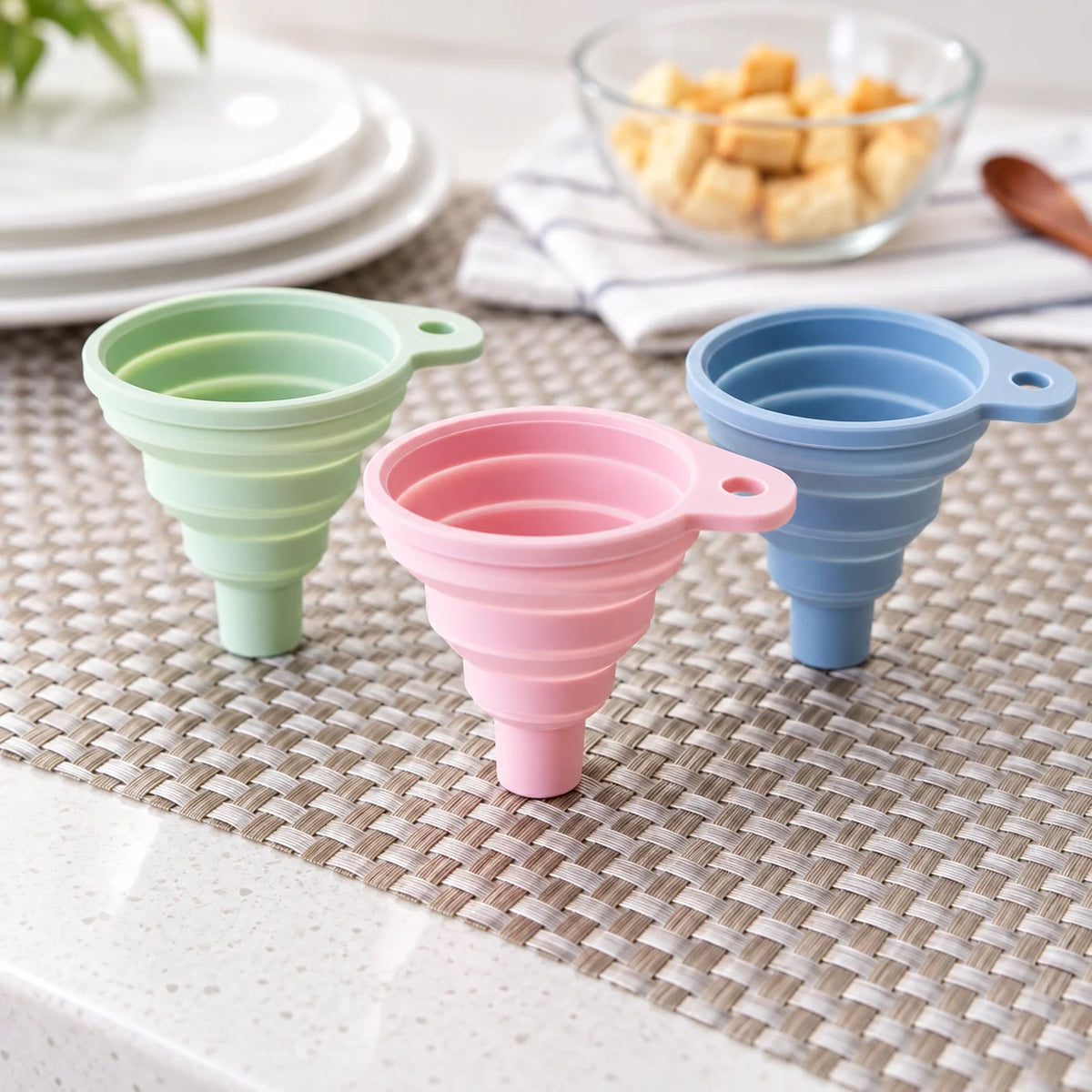 Liquid Dispenser Flexible Silicone Retractable Tapered Design