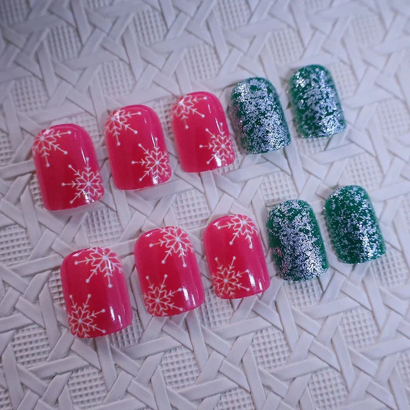 Nail Art Set Festive Holiday Designs & Long-Lasting Finish