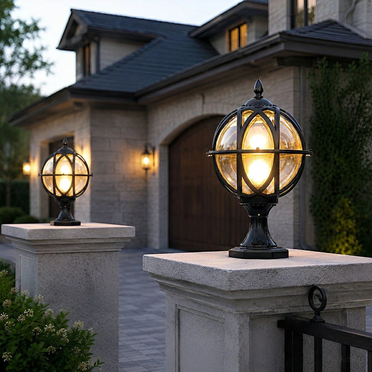 Outdoor Post Light Weather-Resistant Glass Globe Hardwired E27 Socket