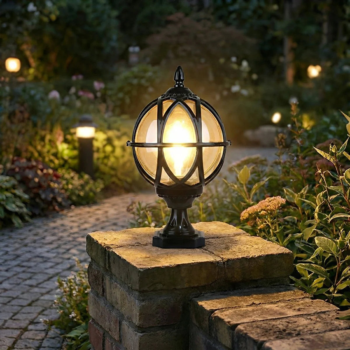 Outdoor Post Light Weather-Resistant Glass Globe Hardwired E27 Socket